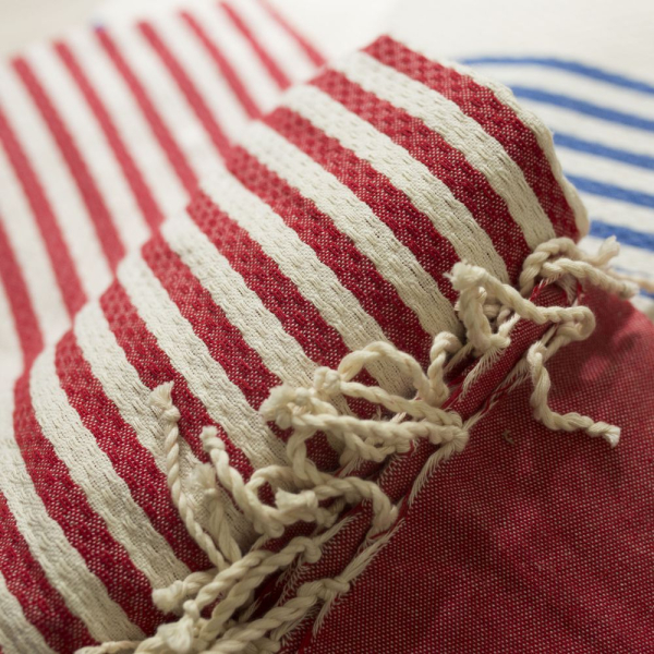 Personlig traditionell fouta med ränder Personlig traditionell fouta med ränder