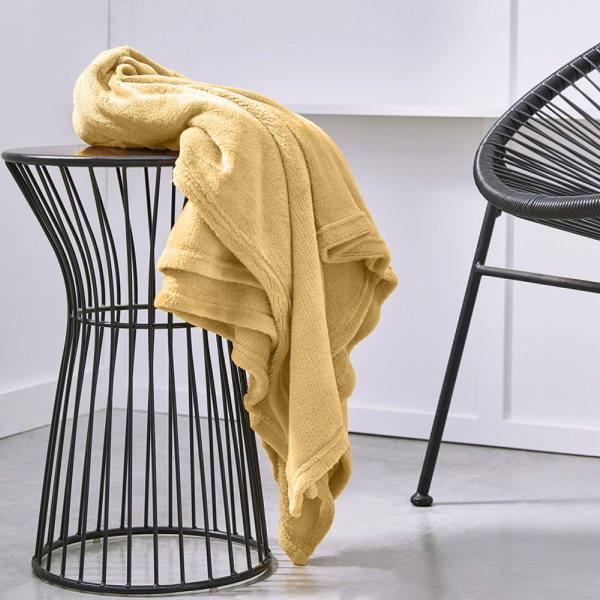Mjuk pläd med broderat namn Mjuk pläd med broderat namn