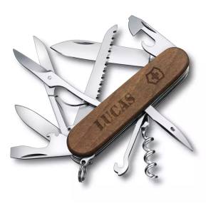 Schweizisk armékniv wood med graverat handtag i trä Schweizisk armékniv wood med graverat handtag i trä